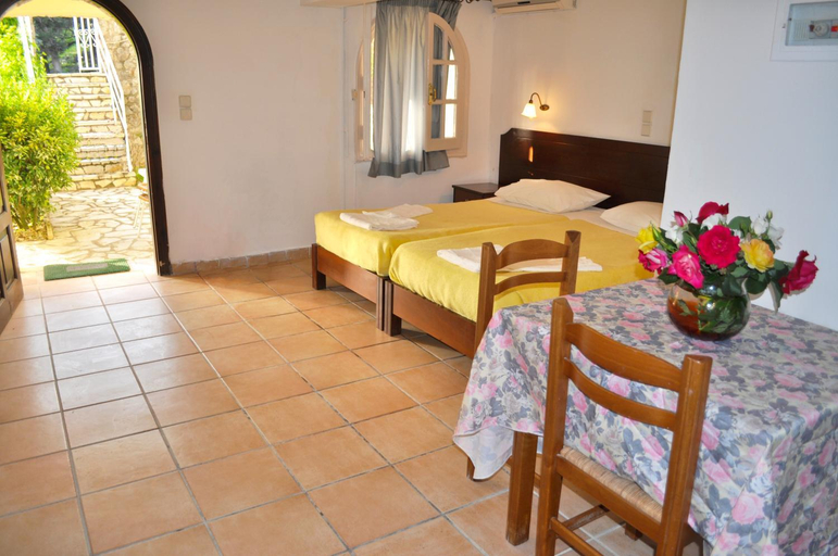 Bedroom 1, Studio Apartments Maria with Pool - Agios Gordios Beach, Ionian Islands