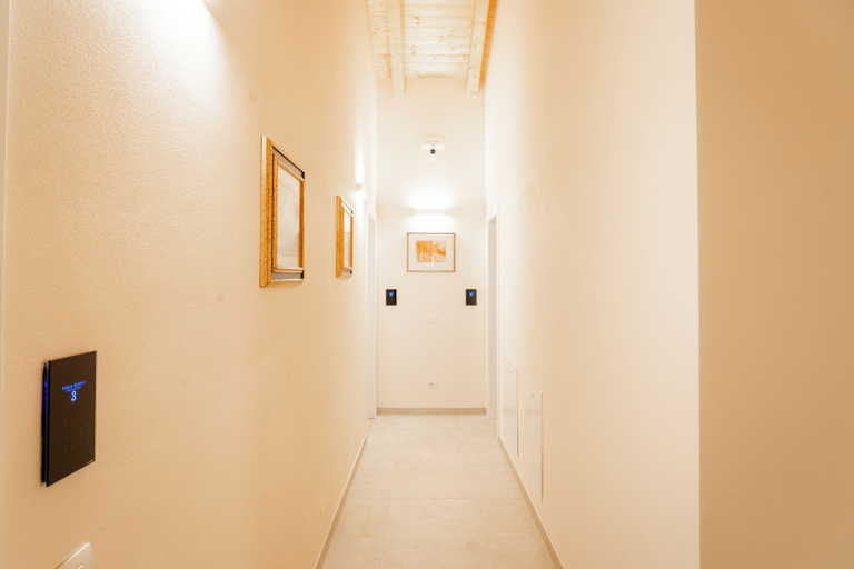 Others 4, Villa Eliseo, Modena
