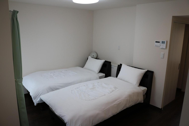 Bedroom 2, Pension Nirai Kanai, Tokashiki