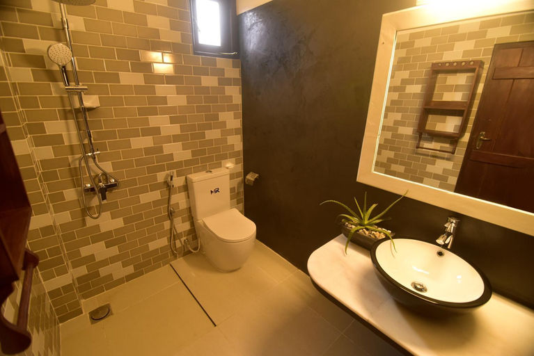 Bathroom 3, Hiru Lagoon Negombo, Negombo
