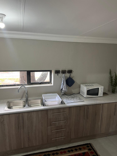 Kitchen 3, Dennegeur Guesthouse, Cacadu