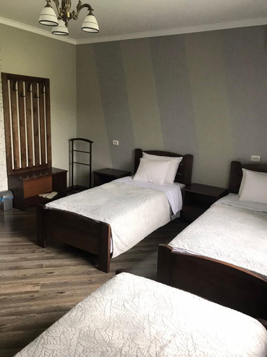Others 4, Gray Hotel, Vynohradivs'kyi