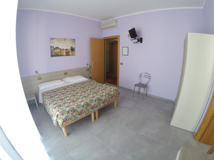 Bedroom, Albergo Esperia, Parma