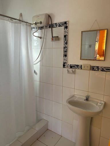 Bathroom, Casa de Salcantay, Abancay