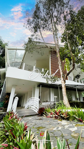 Exterior 5