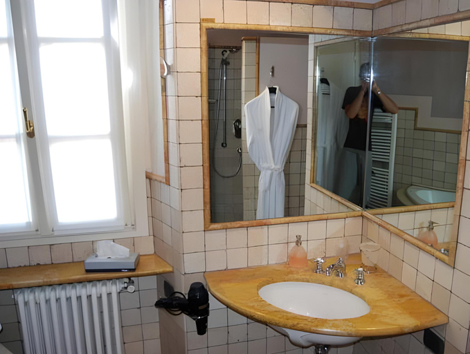 Bathroom 3, Villa Margherita, The Originals Relais, Verbano-Cusio-Ossola