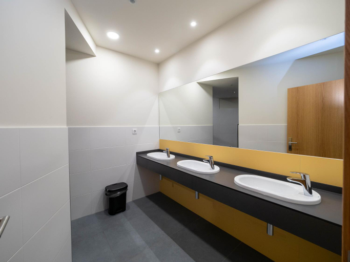 Bathroom 2, LUMEN ALBERGUE, Lugo