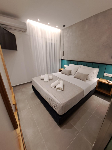 Others 3, Pleasant Stay, East Macedonia and Thrace