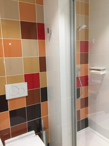 Bathroom 4, cite imperiale ye, Namur