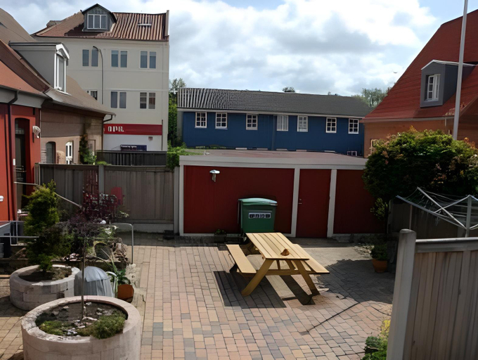 Others 3, Oasen, Viborg