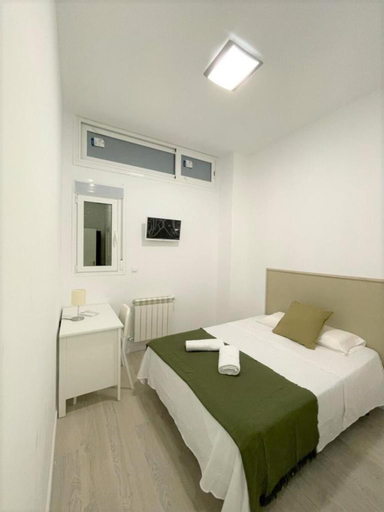 Others 5, HOSPEDAJE LA PAZ, Madrid