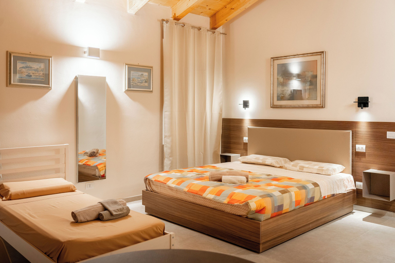 Bedroom 4, Villa Eliseo, Modena