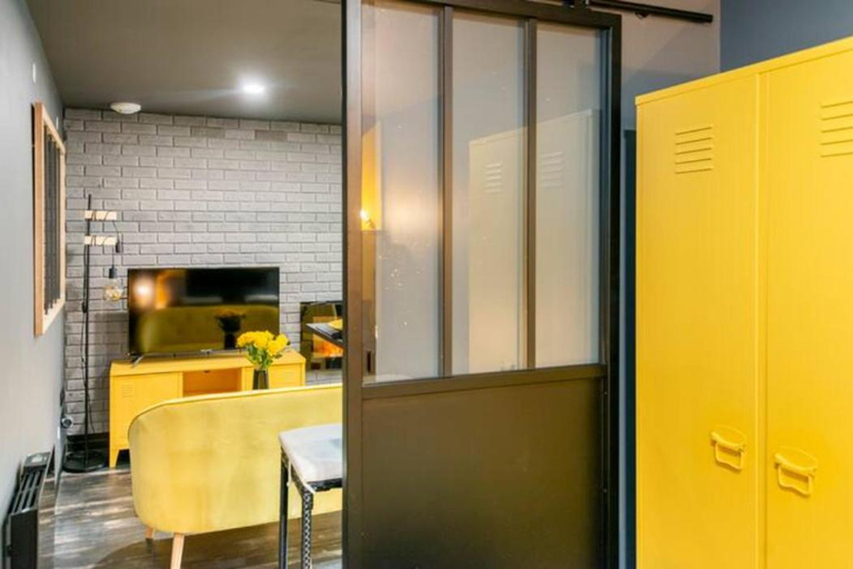 Others 2, Black & y'hello T2 : WIFI/PARKING/ 5' centre-ville, Charente