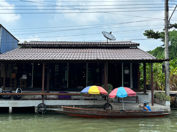 Reuan Vilawan Room 3, Damnoen Saduak