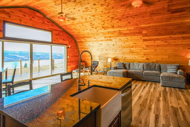 Others 5, Seneca Lake Getaway, Schuyler