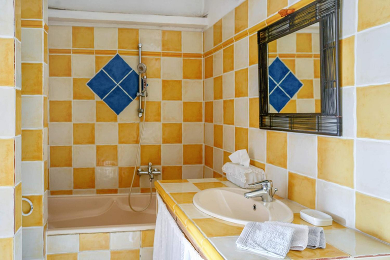 Others 2, Clos des Herissons - Chambres d'Hote - Piscine & jardin, Vaucluse