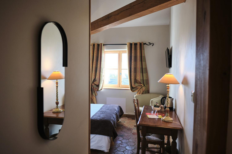 Hostellerie de la Tour d'Auxois, Côte-d'Or