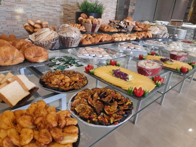 Food & Drinks 2, Grand Plaza Sheikh Zayed, Unorganized in Al Jizah