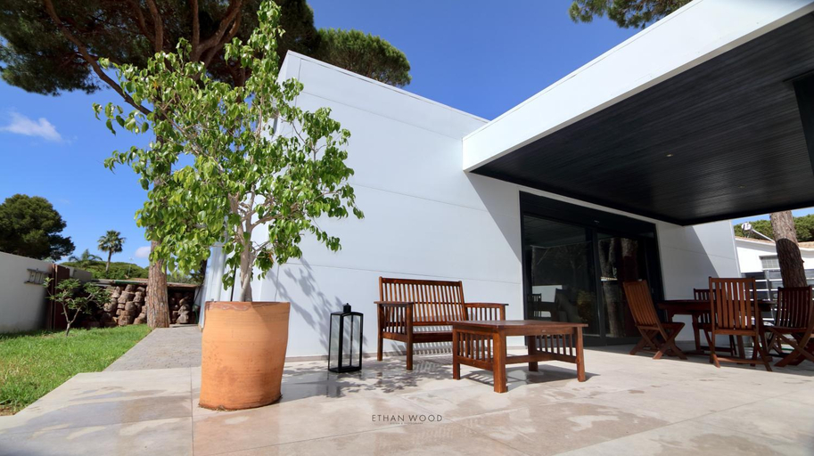 Others 5, Villa del Fresno, Cádiz