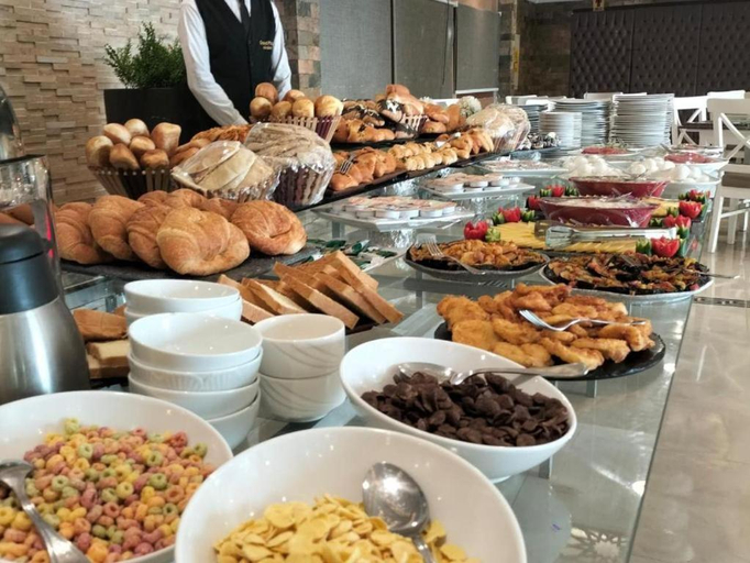 Food & Drinks 4, Grand Plaza Sheikh Zayed, Unorganized in Al Jizah