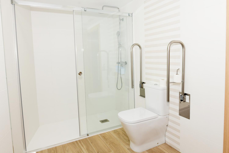 Bathroom 3, Hotel Faro de Finisterre, A Coruña