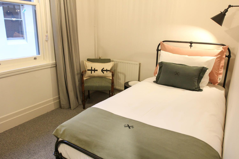 Bedroom 2, Alpine Hotel, Eat Drink Sleep, Yarra Ranges - Central
