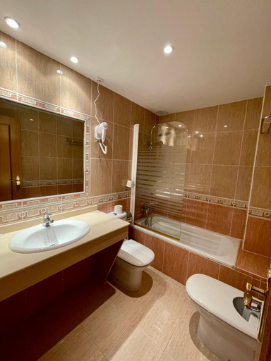 Bathroom 2, HOTEL LA FONDA DE DON GONZALO, Granada