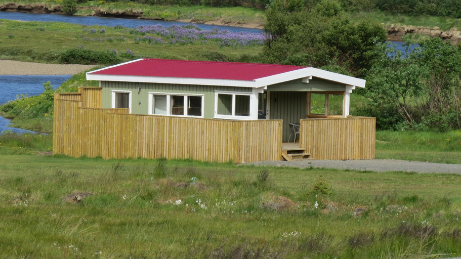 Hvammur 5 with private hot tub, Kaldrananeshreppur