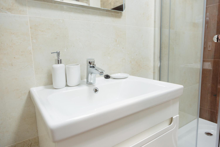 Bathroom 3, Каизервальд Forus - апартаменти в Карпатах, Mukachivs'kyi