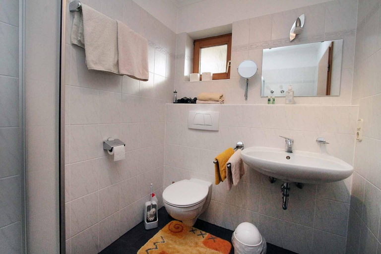 Bathroom 3, Appartements Gillmeier Herta, Passau