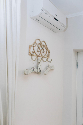 Bathroom 2, Lambert, Berehivs'kyi