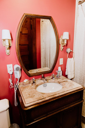 Bathroom 1, 1897 Beekman House Bed and Breakfast, Yates