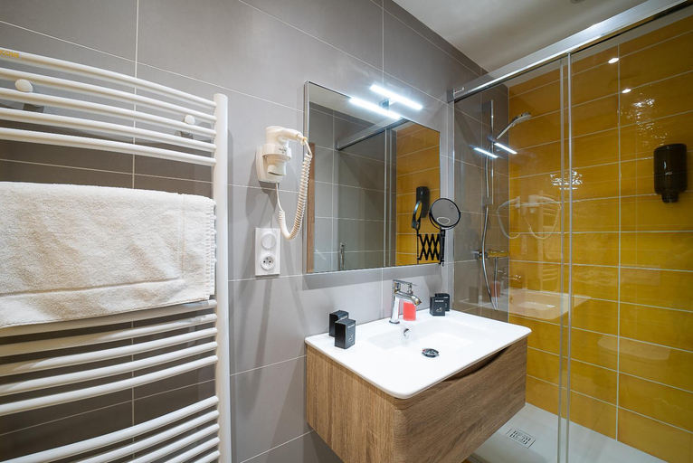 Bathroom 6