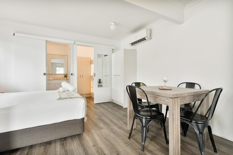 Bedroom 27