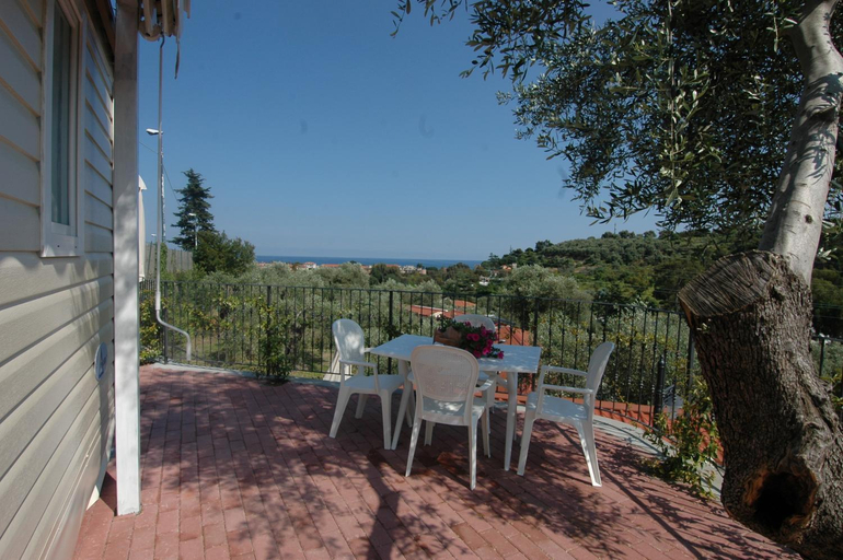 Others 4, Camping Edy, Imperia