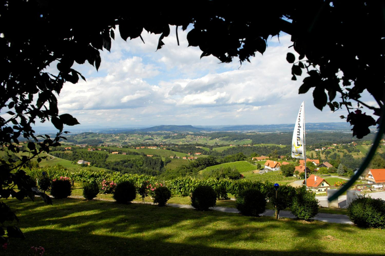Others 3, Weingut Lambauer, Leibnitz