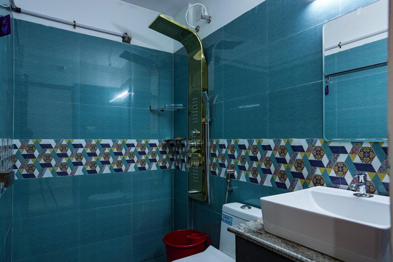 Bathroom 4, Melanna Cherai Beach, Ernakulam
