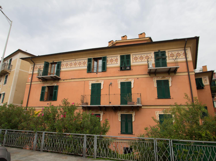 La tua casa a Varazze a 30 mt dal mare, Savona