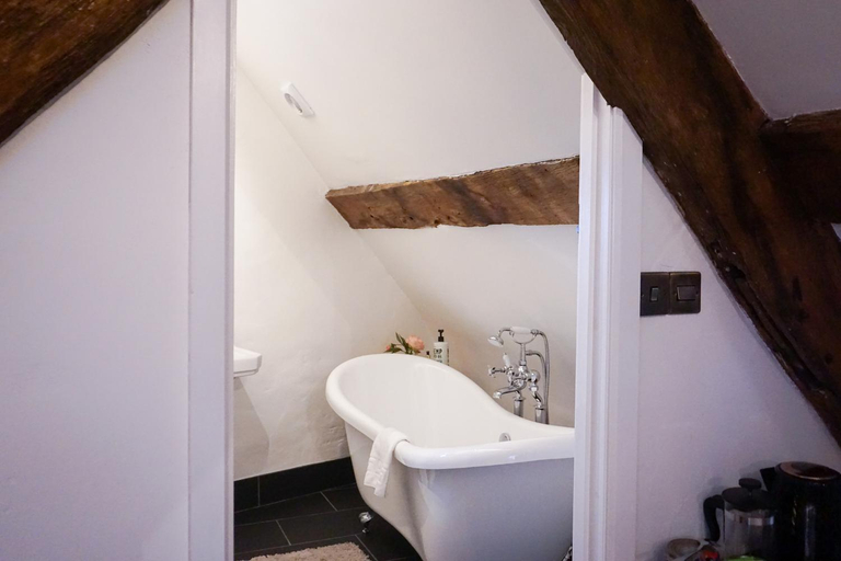 Bathroom 4, The Kings Arms Hotel, Monmouthshire