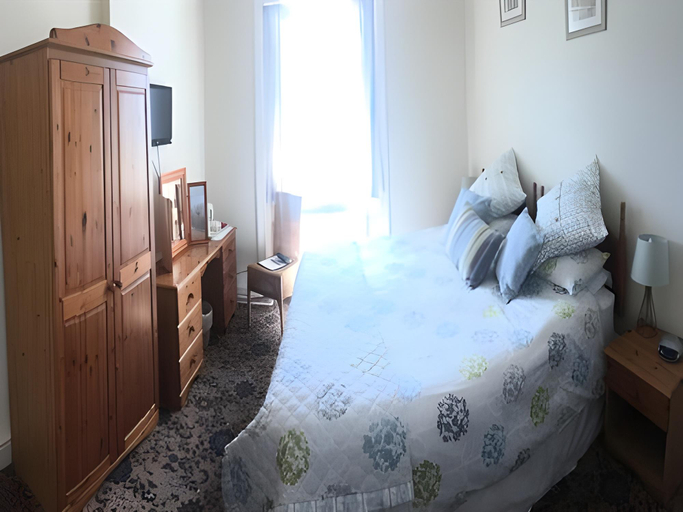 Bedroom 2, Cadwgan House Hotel, Gwynedd