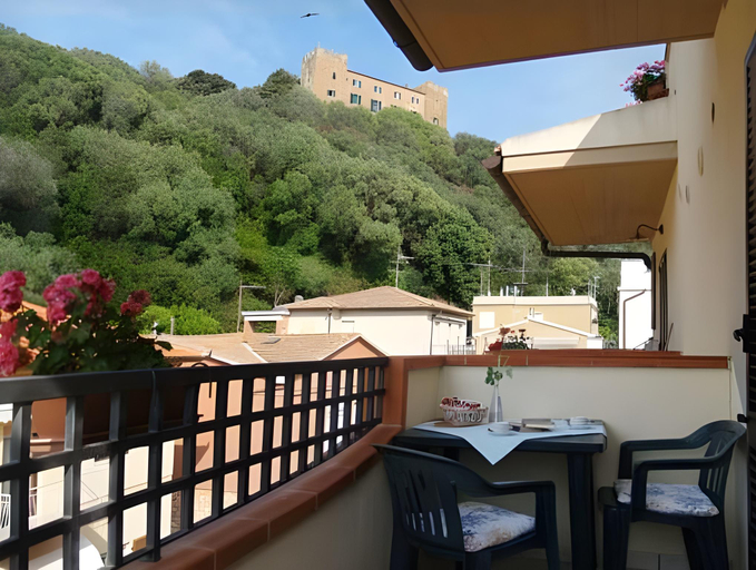 Others 5, Residence Teclini, Grosseto