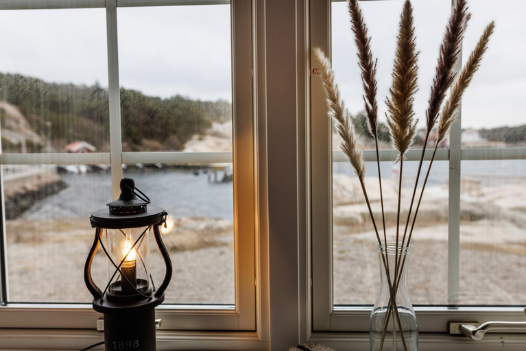 Others 2, Reso Hamnmagasin vandrarhem, Tanum