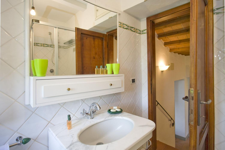 Bathroom 2, La Fonte by Salogi Villas, Pisa