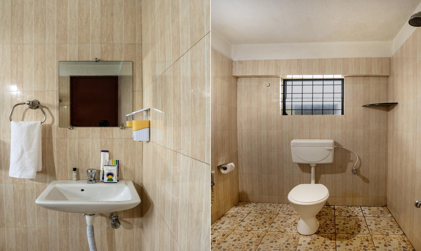 Bathroom 4, Itsy Hotels Vijaya Residency, Udupi