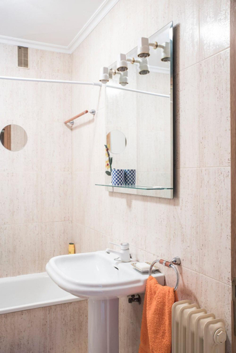 Bathroom 4, Apartamento Samil Primera Linea de Playa 2H, Pontevedra