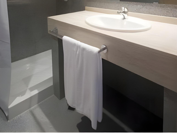 Bathroom 4, Hotel Palacio de Asturias, Asturias