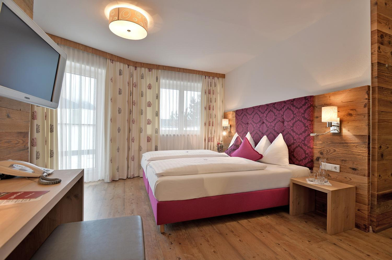 Bedroom, Hotel Tiroler Stuben, Kufstein