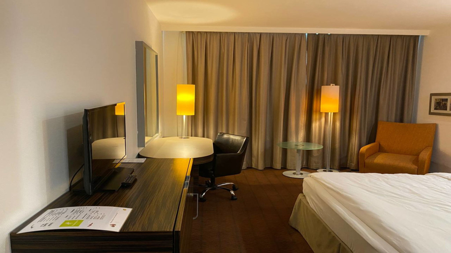 Bedroom 2, Holiday Inn ALMATY by IHG, Almaty
