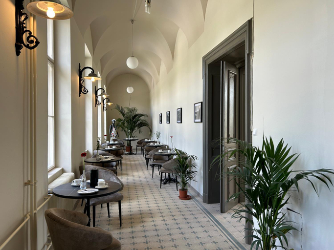 Others 3, Pension l'Etage, Melk