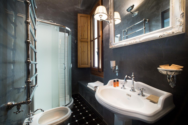 Bathroom 3, IL Marzocco Boutique B&B, Florence